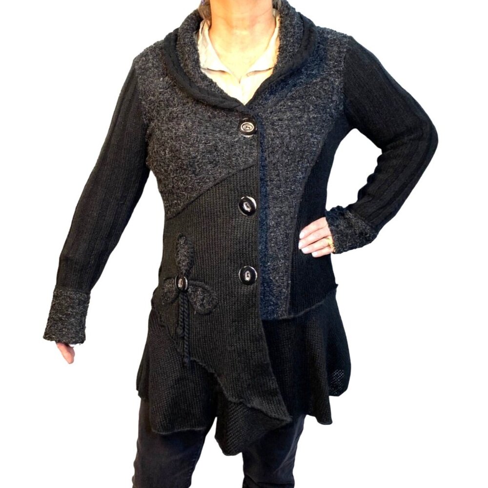 The Pyramid Collection Womens Black chunky Knit cardigan long sweater ruffle M